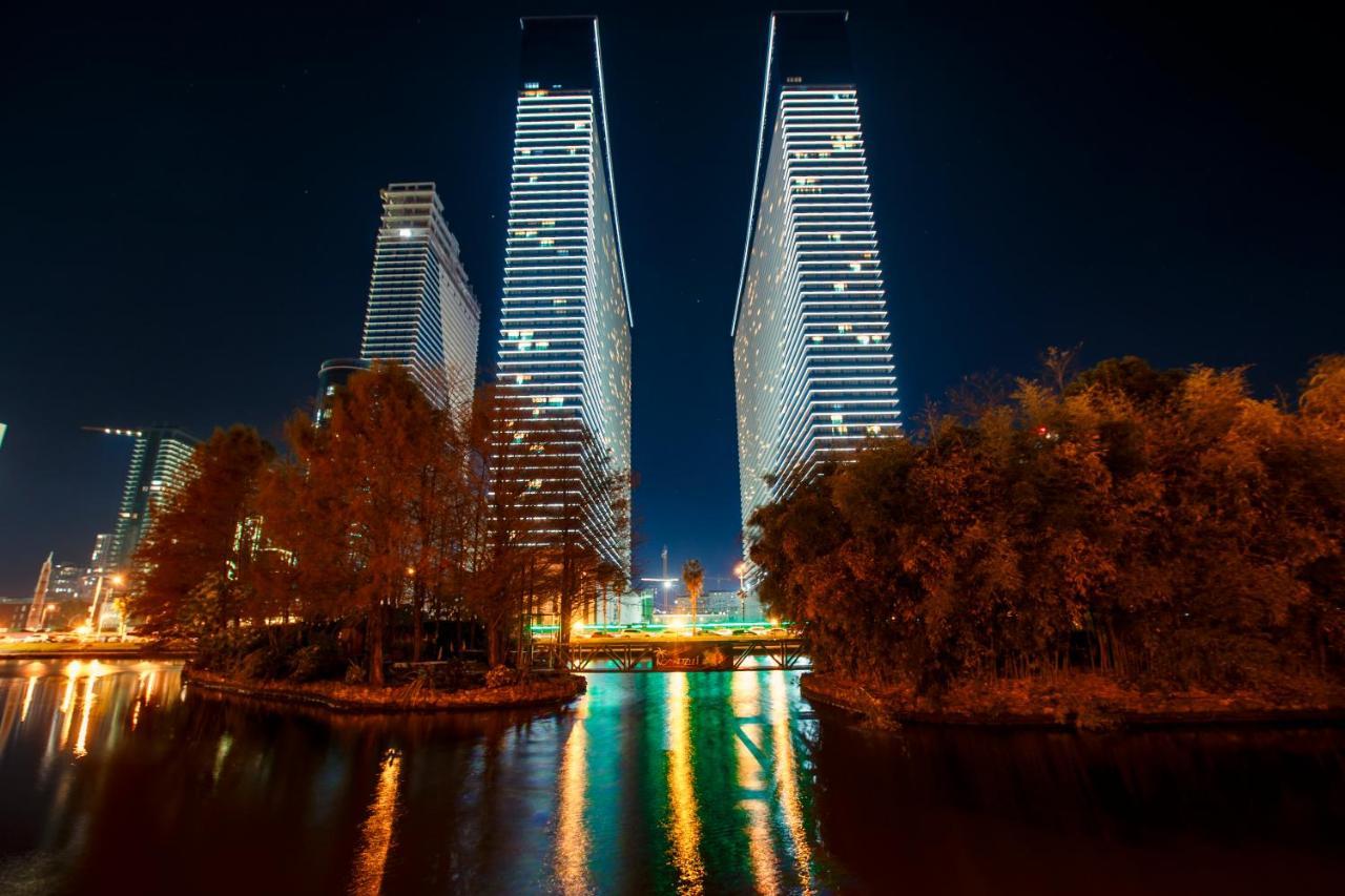 Panorama Orbi City Center Suite Sea View Батуми Экстерьер фото