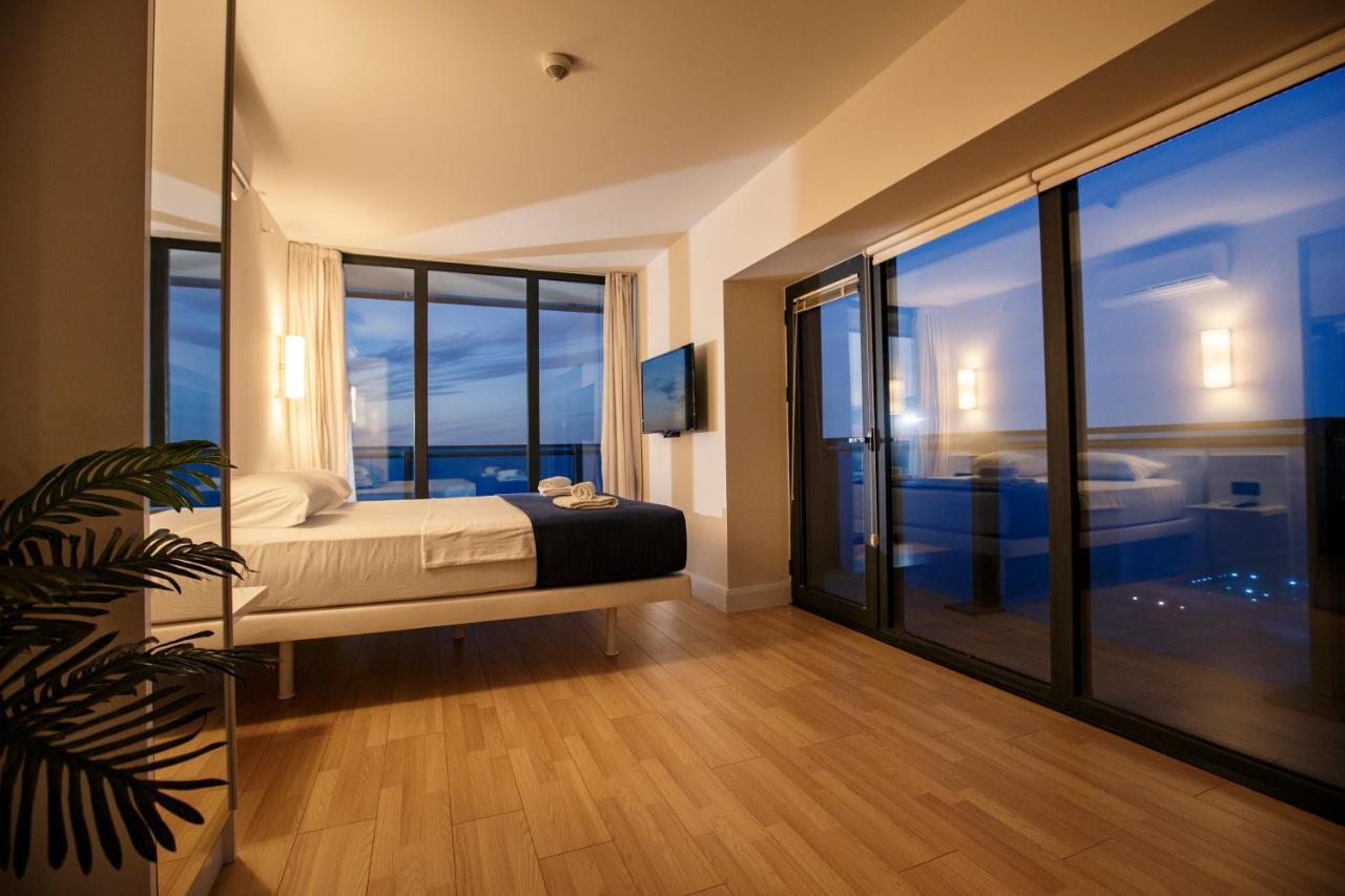Panorama Orbi City Center Suite Sea View Батуми Экстерьер фото